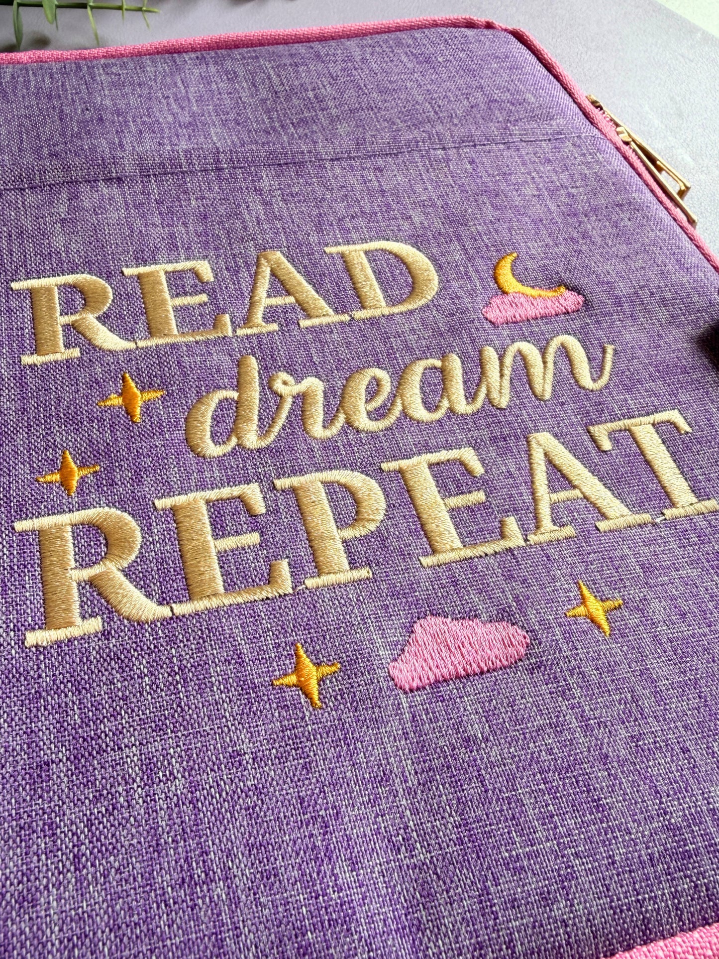Read, Dream, Repeat e-Reader Organiser