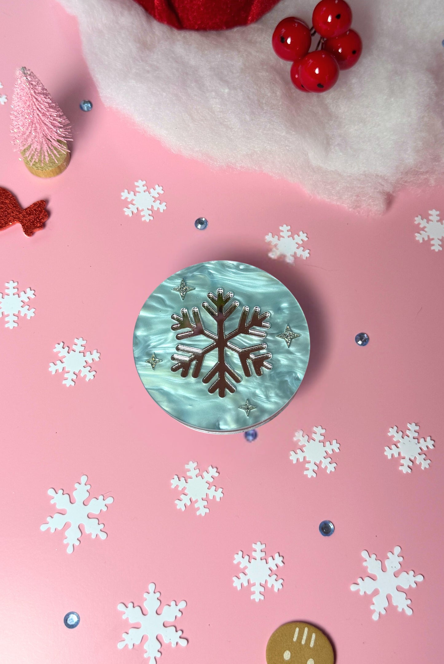 Winter Nights Magnetic e-Reader & Phone Grip