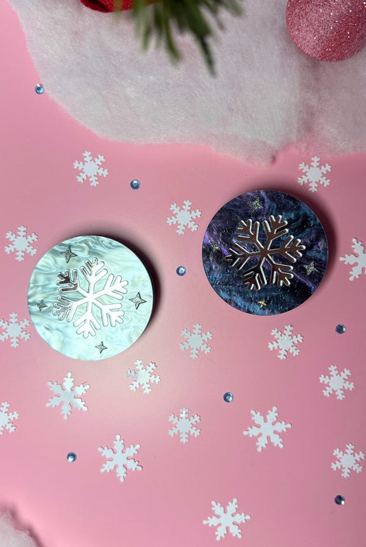 Winter Nights Magnetic e-Reader & Phone Grip