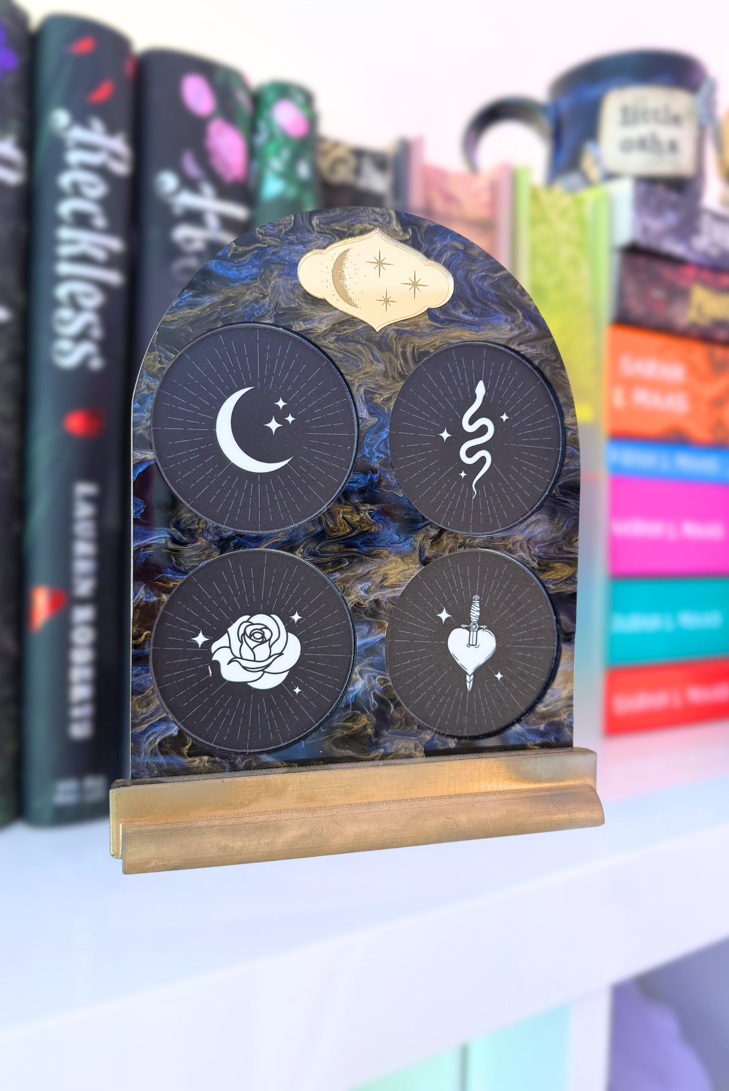 Magnetic Display for e-Reader & Phone Grips