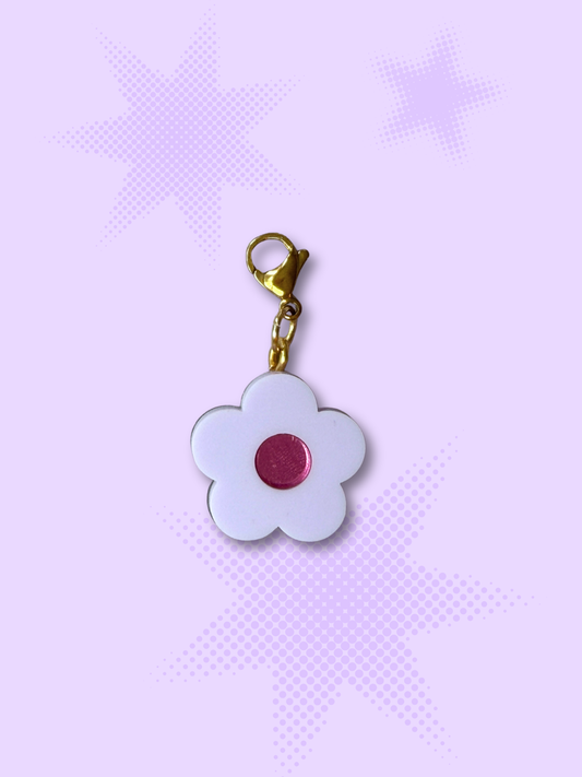 Groovy Daisy Charm