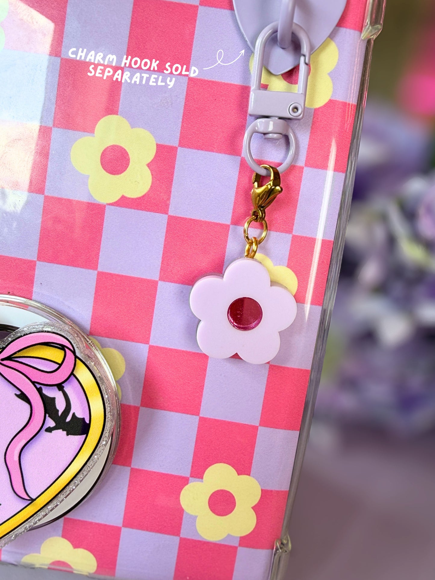 Groovy Daisy Charm