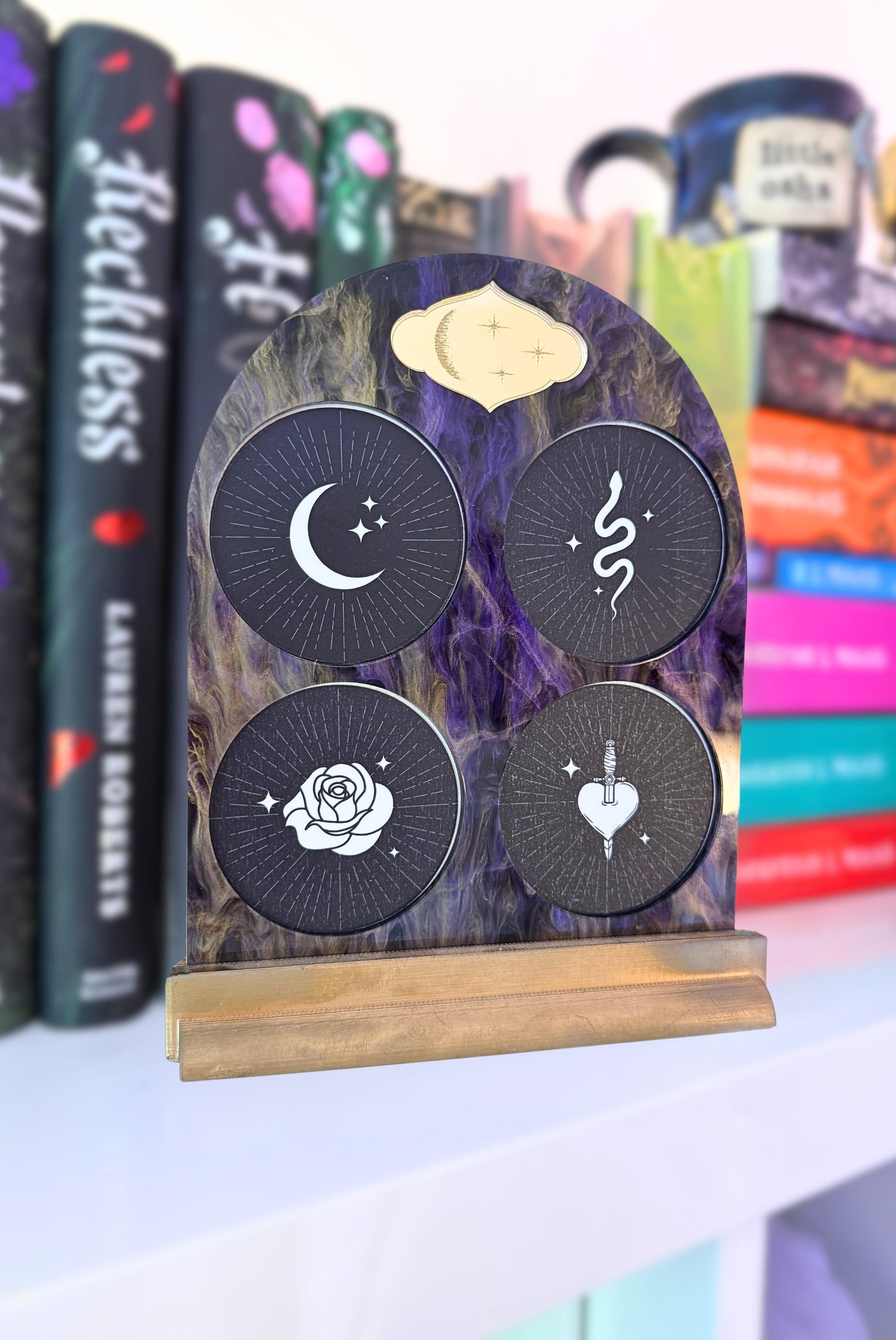 Magnetic Display for e-Reader & Phone Grips