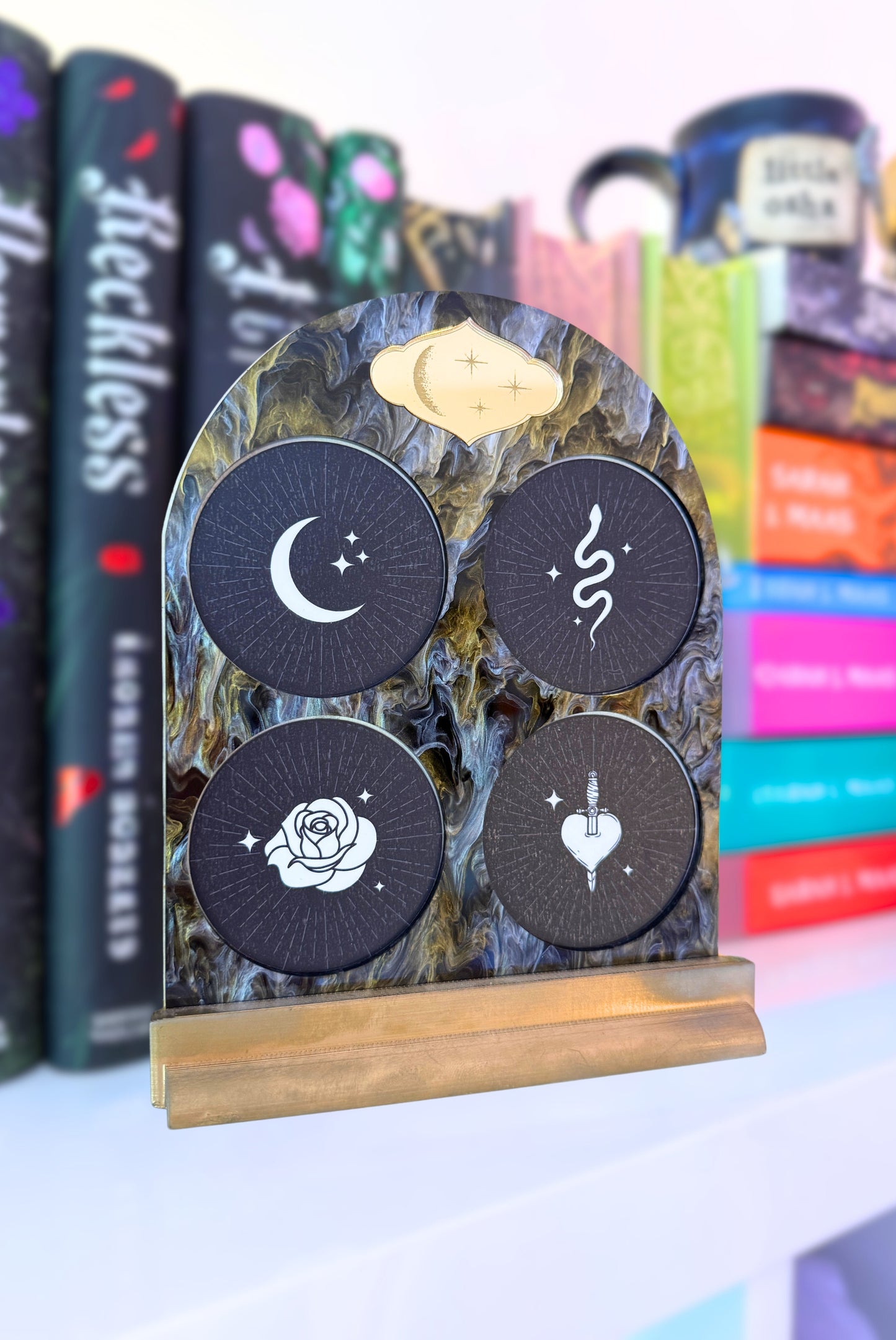 Magnetic Display for e-Reader & Phone Grips